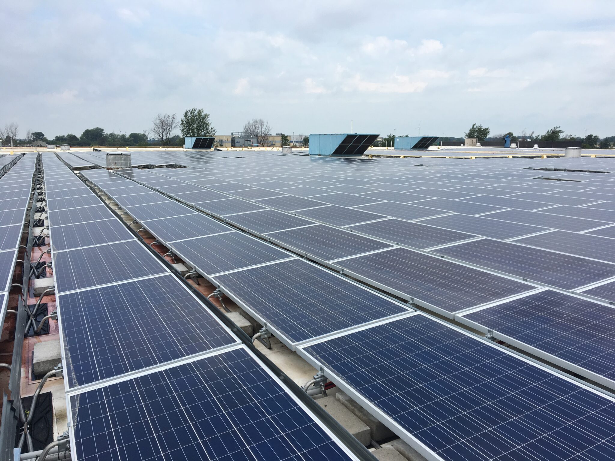 Acquires 7 Rooftop Solar Assets