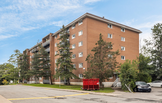 Exterior of an apartment building at 65-71 boulevard Fournier & 15 rue Beriault in Gatineau, Quebec.