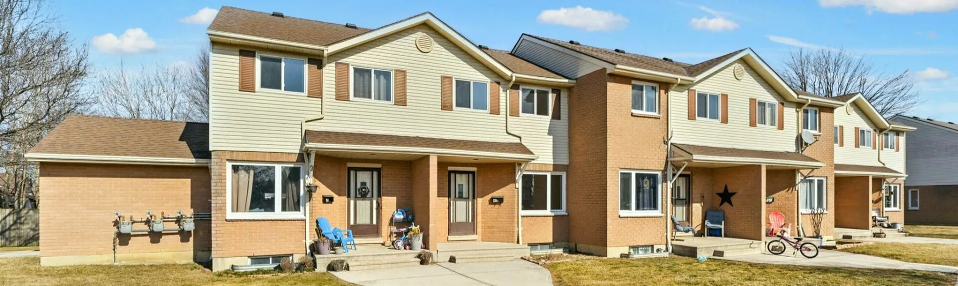 A row of town homes on a sunny day